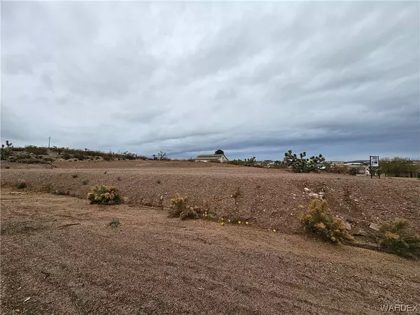 280 W Haystack DR, Meadview, AZ 86444