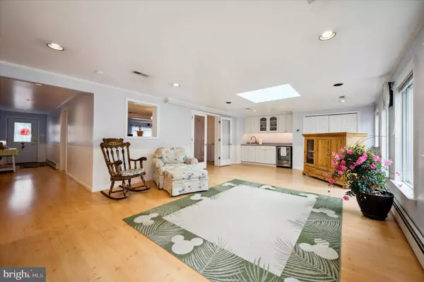 148 PANEPINTO DR, Schwenksville, PA 19473