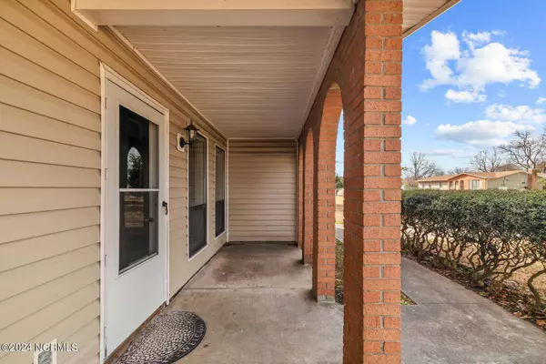 2003 Oakwood Drive, Jacksonville, NC 28546