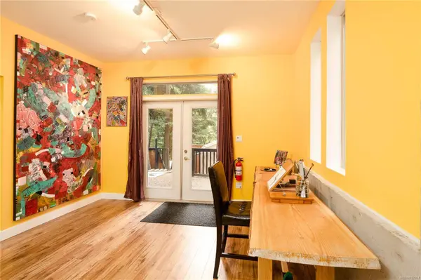 1002 Descanso Valley Dr, Gabriola Island, BC V0R 1X2