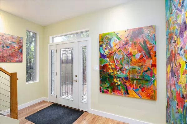 1002 Descanso Valley Dr, Gabriola Island, BC V0R 1X2