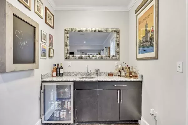 180 Gold St #1, Boston, MA 02127