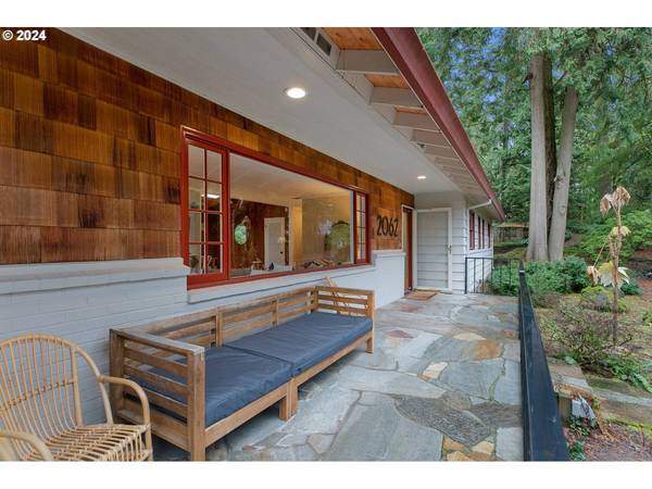 2062 CEDAR CT, Lake Oswego, OR 97034