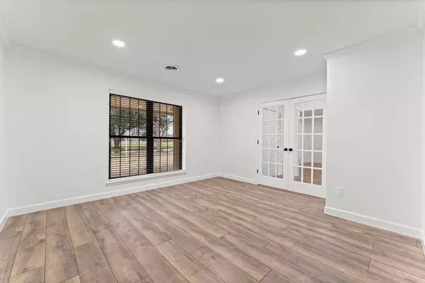 5124 Kendall RD, Beach City, TX 77523