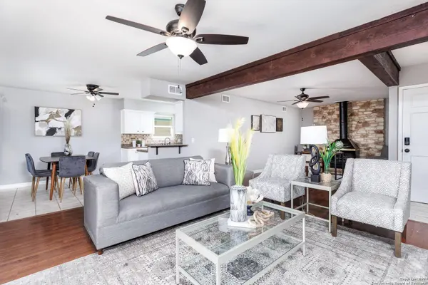 426 BYRD BLVD, Universal City, TX 78148-4509