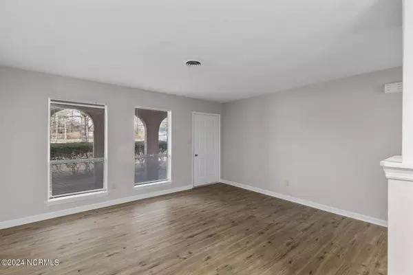 2003 Oakwood Drive, Jacksonville, NC 28546