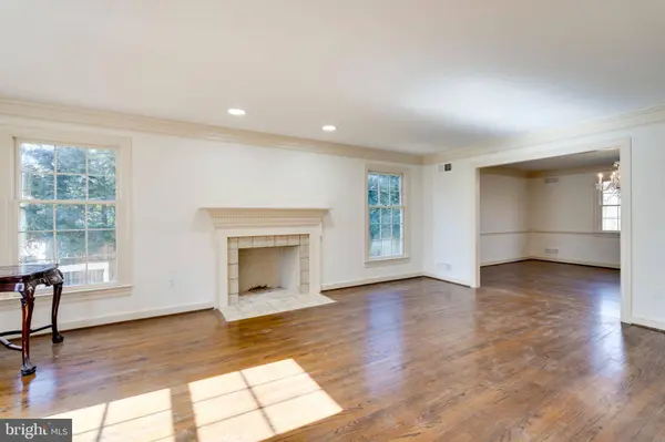 11816 DANVILLE DR, Rockville, MD 20852