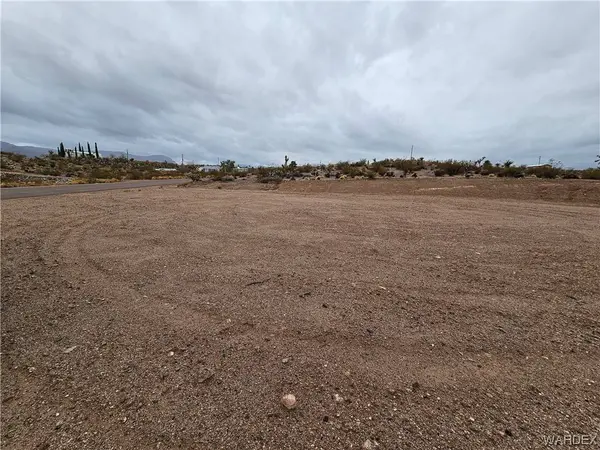 280 W Haystack DR, Meadview, AZ 86444