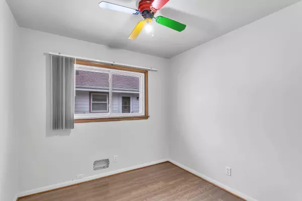 5653 N 69th St, Milwaukee, WI 53218