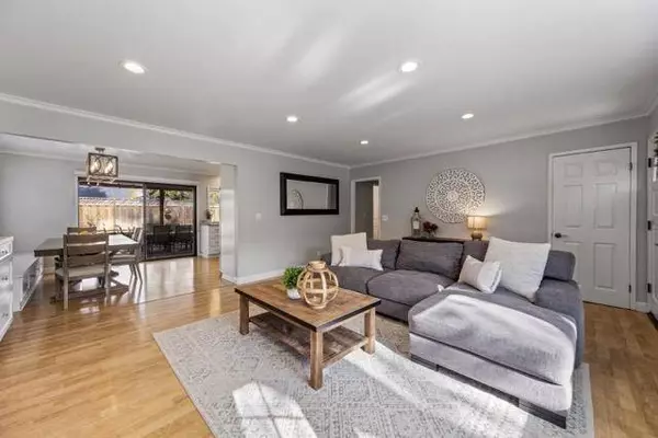 325 Curie DR, San Jose, CA 95119