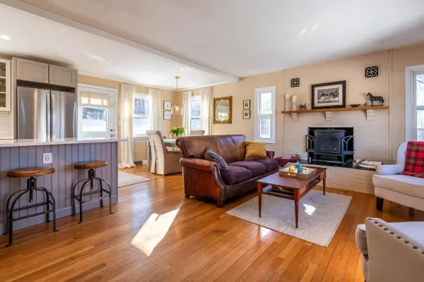 42 Cobb RD, Andover, VT 05143