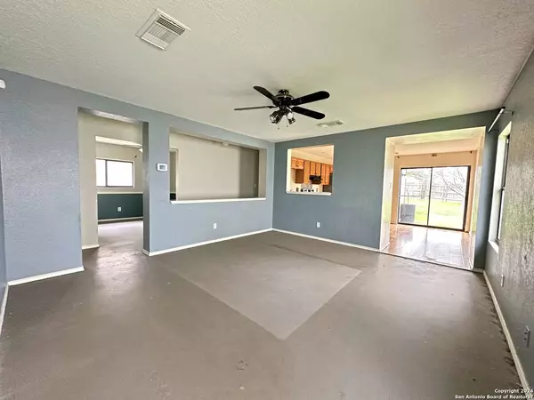 2807 BUTTERFLY PALM, San Antonio, TX 78245-2856