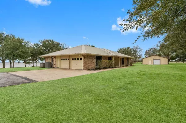 5124 Kendall RD, Beach City, TX 77523