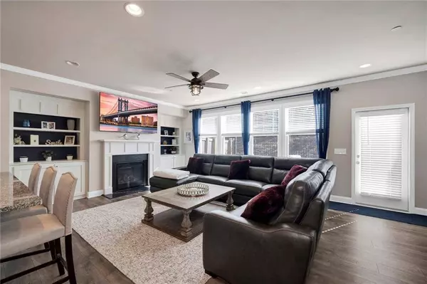 377 Hayden CIR, Woodstock, GA 30189