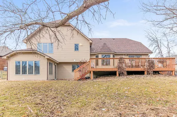 4980 Oakview LN N, Plymouth, MN 55442