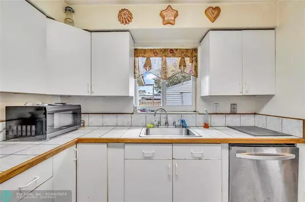 3500 SW 15th Ct, Fort Lauderdale, FL 33312