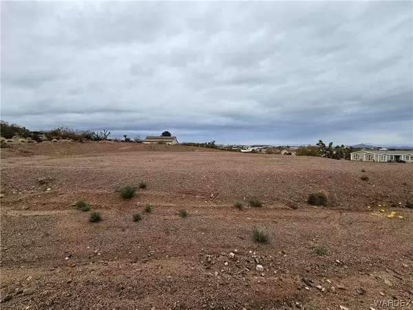 280 W Haystack DR, Meadview, AZ 86444