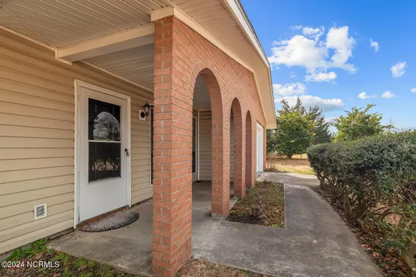 2003 Oakwood Drive, Jacksonville, NC 28546