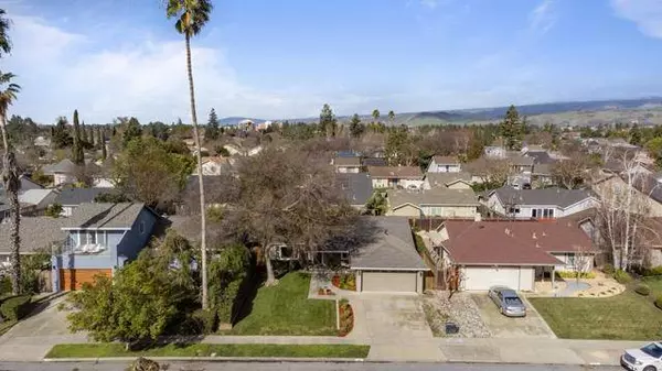 325 Curie DR, San Jose, CA 95119