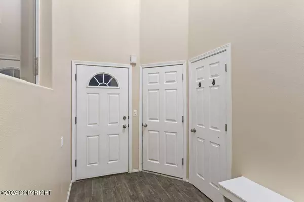 6934 Creekview LOOP #27, Anchorage, AK 99507