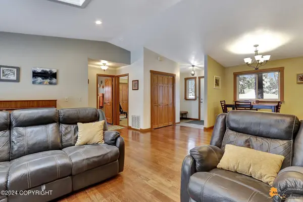 12944 Ridgeview DR, Anchorage, AK 99516