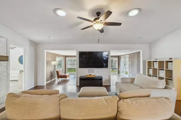 3422 Duckview Court, Arlington, TX 76016