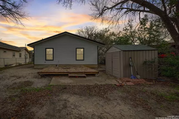 270 Peach Ave, New Braunfels, TX 78130