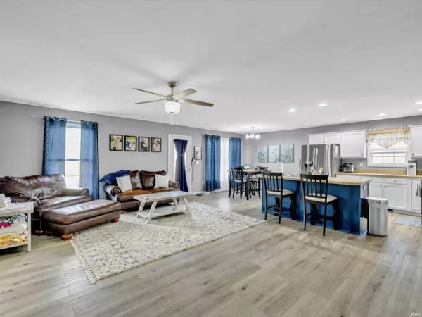 1128 W Cobblefield Drive, Rockport, IN 47635