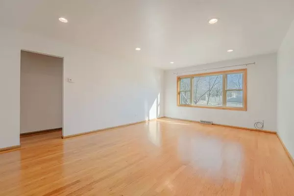 12 Apache DR, Thornton, IL 60476