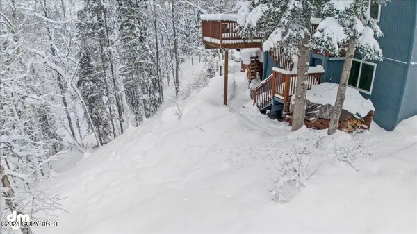 9902 Amchitka CIR, Eagle River, AK 99577