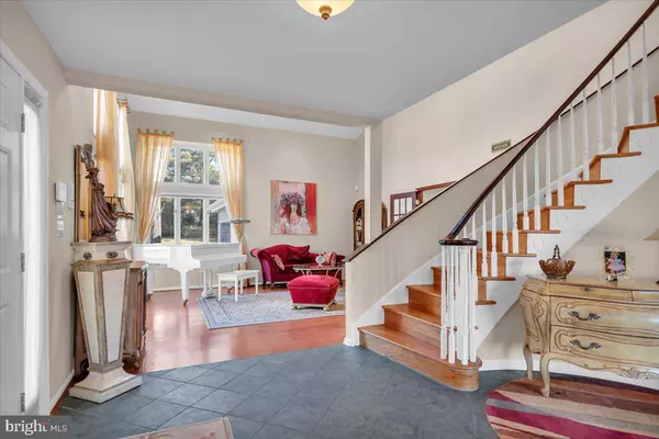 304 SUNSHINE LAKES DR, Voorhees, NJ 08043