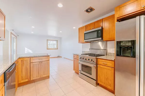 12 Apache DR, Thornton, IL 60476