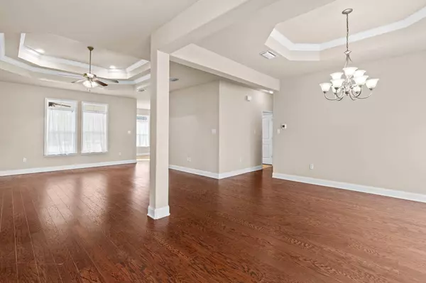 34 N Founders WAY, Hattiesburg, MS 39401