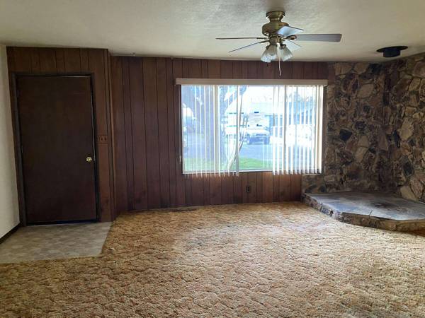 155 Bigham Dr, Central Point, OR 97502