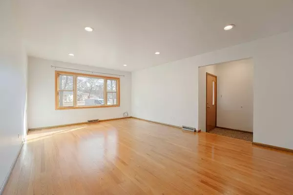 12 Apache DR, Thornton, IL 60476