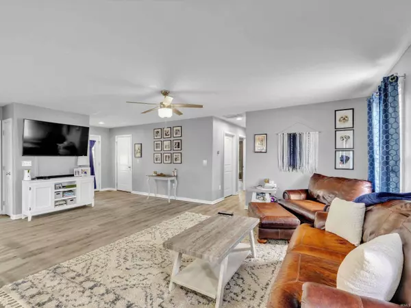 1128 W Cobblefield Drive, Rockport, IN 47635