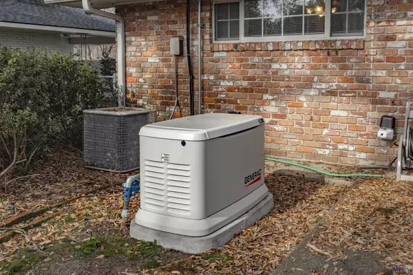 1064 WOODHAVEN ST, Baton Rouge, LA 70815