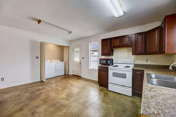 270 Peach Ave, New Braunfels, TX 78130