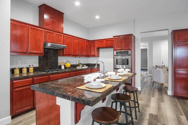 121 Faith LN, Tracy, CA 95377