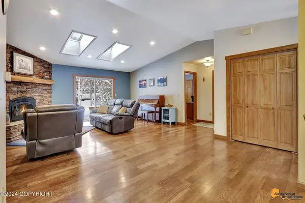 12944 Ridgeview DR, Anchorage, AK 99516