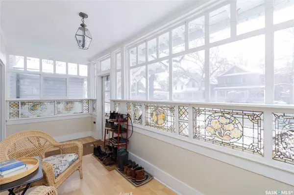 520 G AVENUE S, Saskatoon, SK S7M 1V6