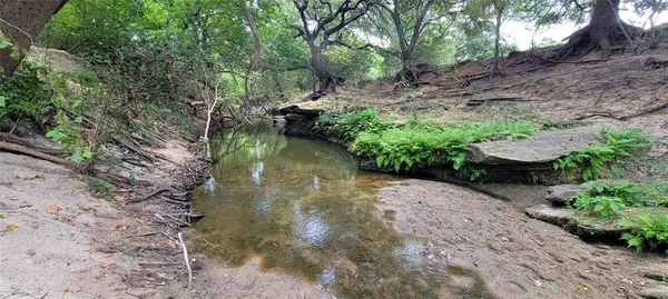 714 County Road 211a, Hallettsville, TX 77964