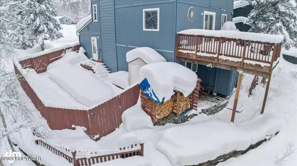 9902 Amchitka CIR, Eagle River, AK 99577