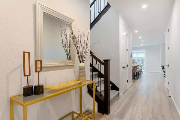 8230 Loyal DR, Sacramento, CA 95829