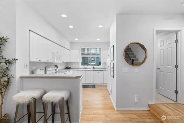 16125 Juanita Woodinville WAY NE #903, Bothell, WA 98011