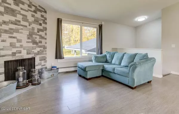 7721 Ascot ST, Anchorage, AK 99502