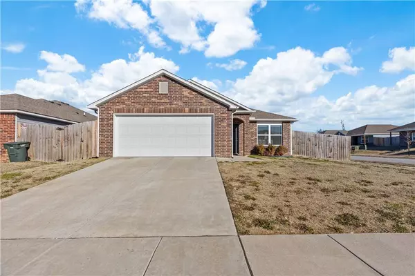 4889 W Hoover Loop, Fayetteville, AR 72704