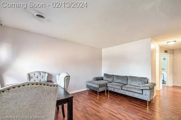 1537 UNIVERSITY Avenue, Lincoln Park, MI 48146