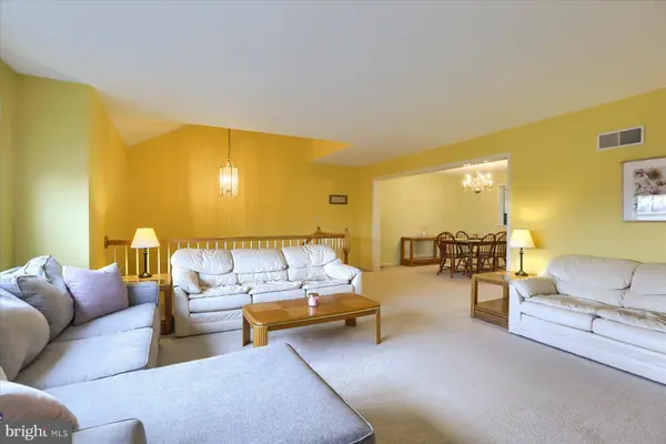 1167 CROSS CREEK DR, Mechanicsburg, PA 17050