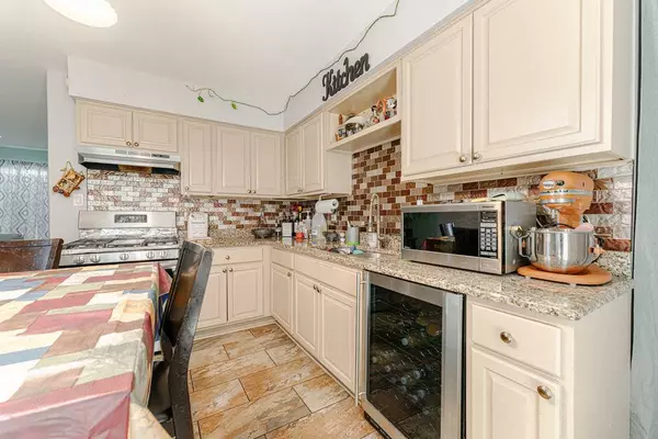 17153 Apple Tree DR, Country Club Hills, IL 60478